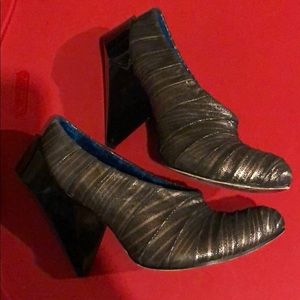 Irregular choice heel